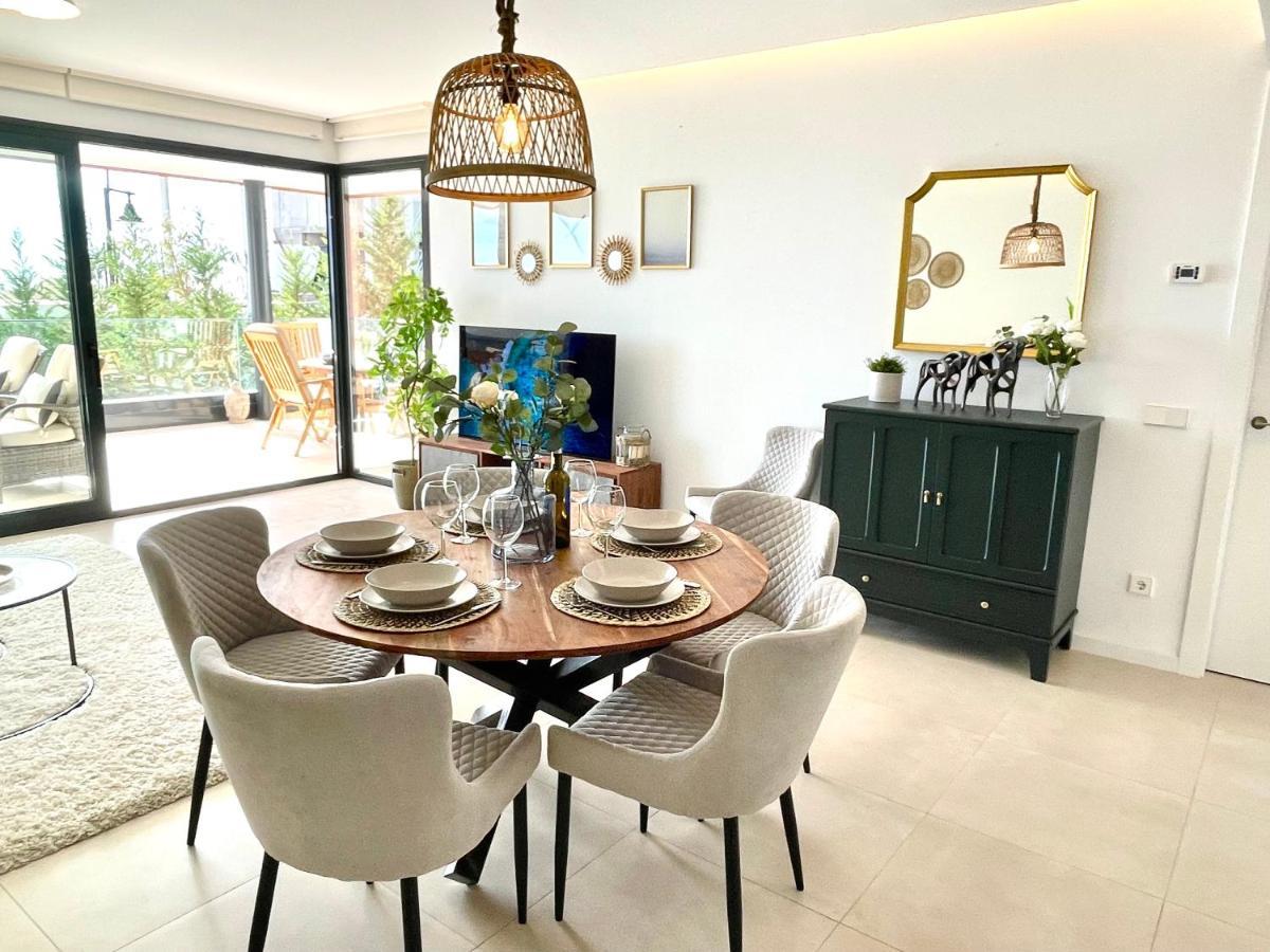 Luxury 3 Bedroom Apartment 300M From The Beach Fuengirola Exteriör bild