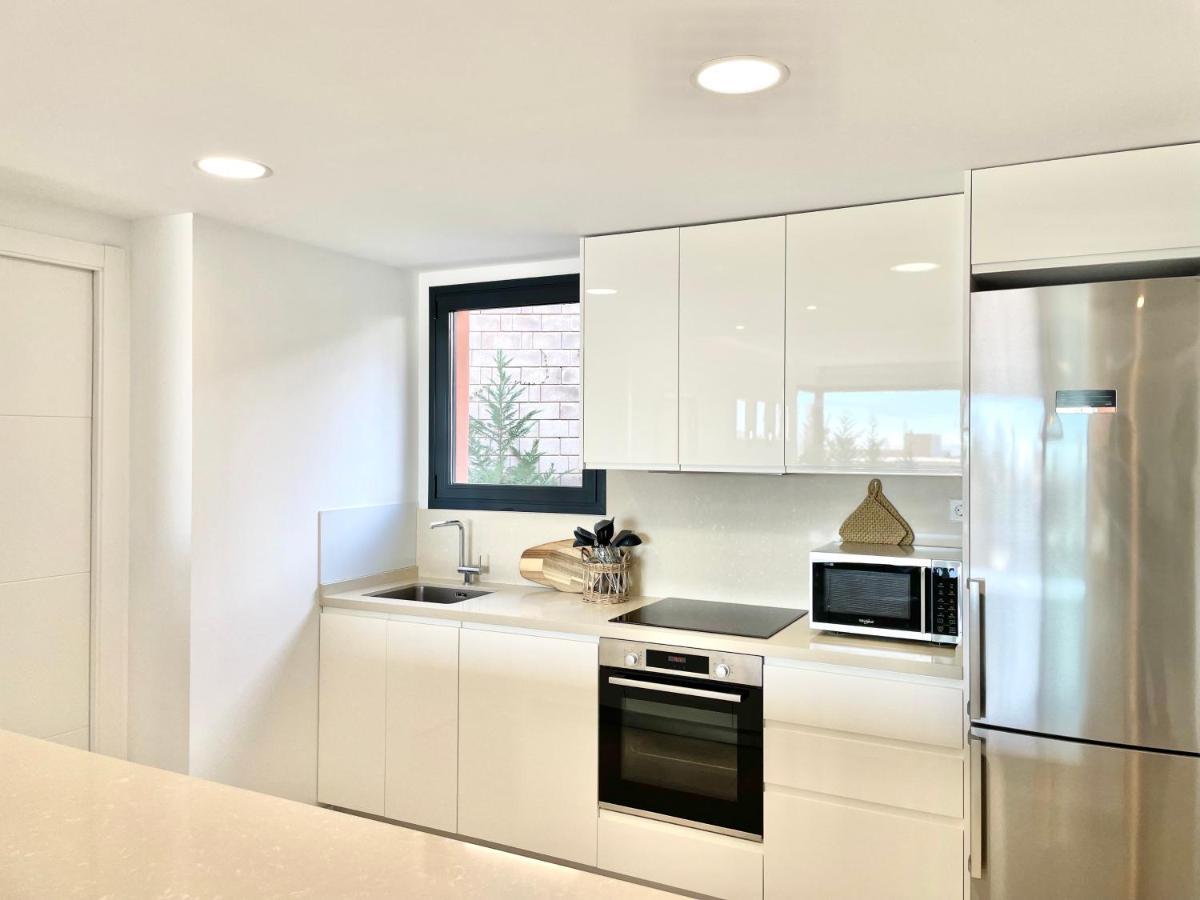 Luxury 3 Bedroom Apartment 300M From The Beach Fuengirola Exteriör bild