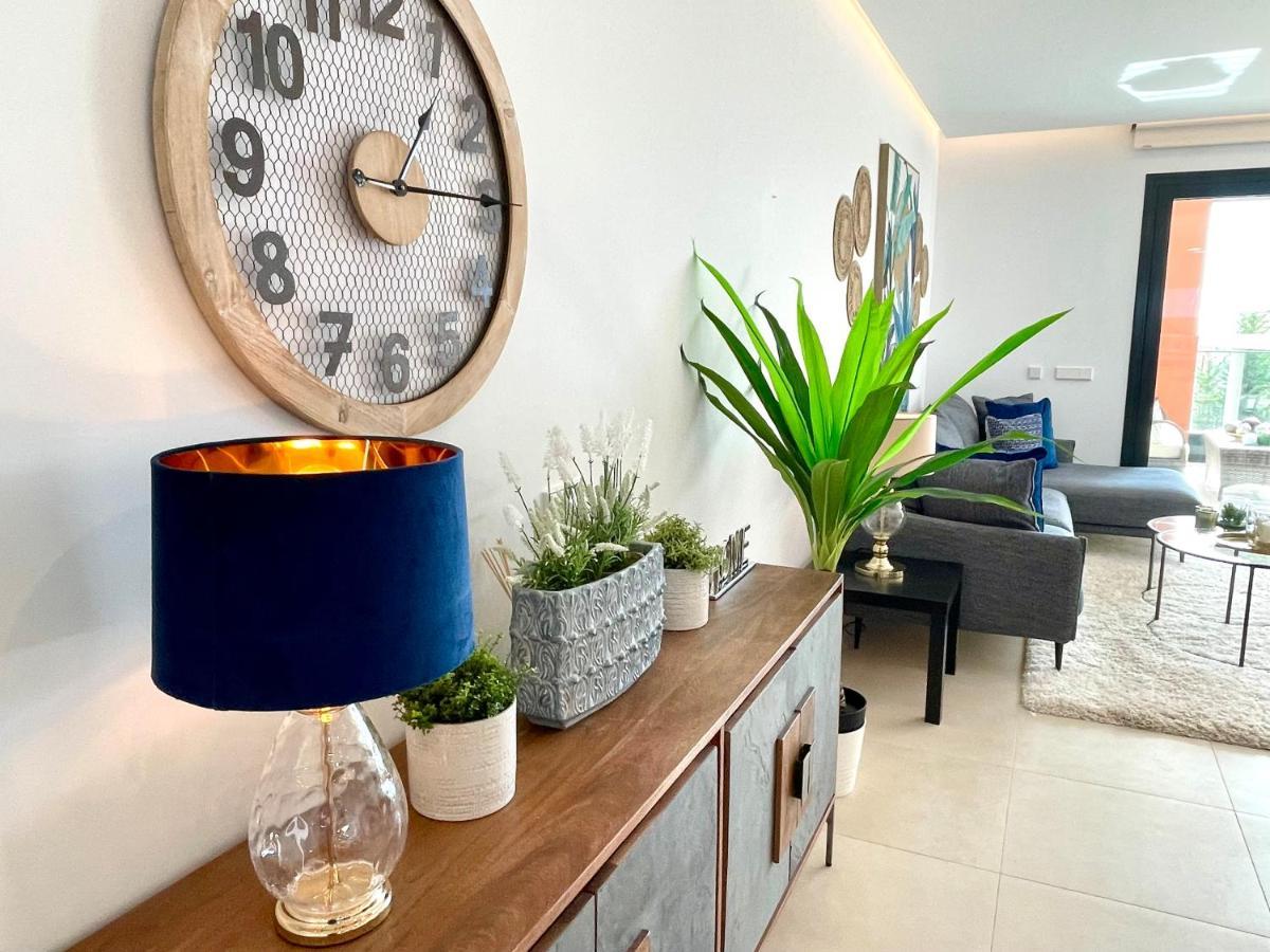 Luxury 3 Bedroom Apartment 300M From The Beach Fuengirola Exteriör bild