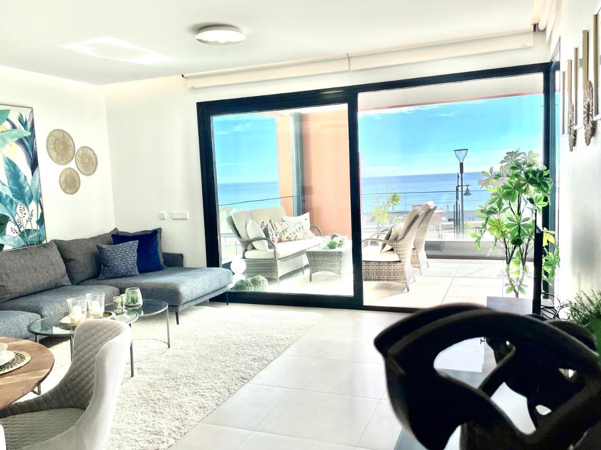 Luxury 3 Bedroom Apartment 300M From The Beach Fuengirola Exteriör bild