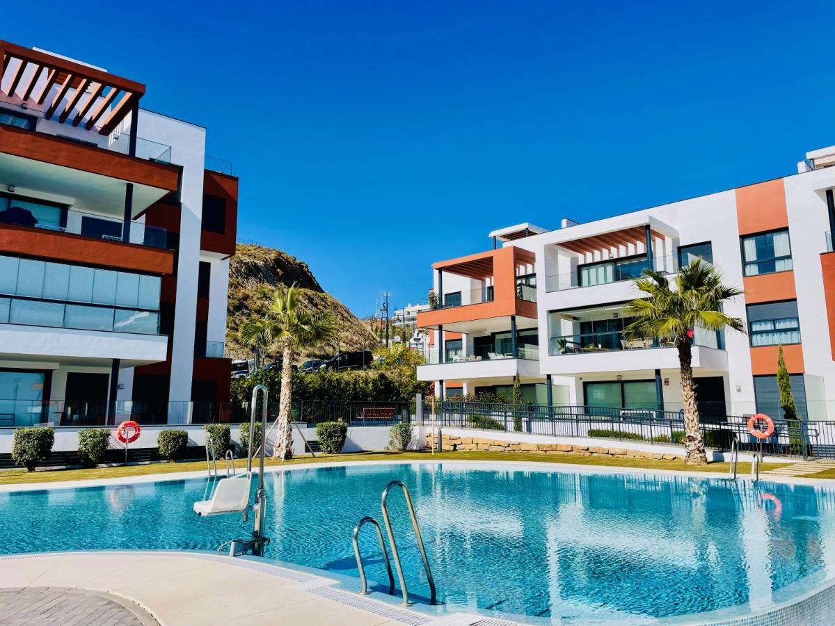 Luxury 3 Bedroom Apartment 300M From The Beach Fuengirola Exteriör bild