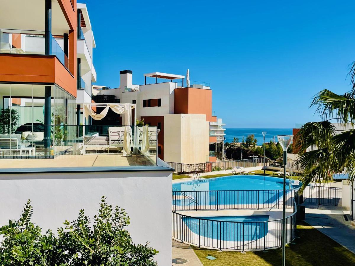 Luxury 3 Bedroom Apartment 300M From The Beach Fuengirola Exteriör bild